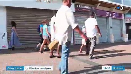 "Gilets jaunes" : l'île de La Réunion paralysée