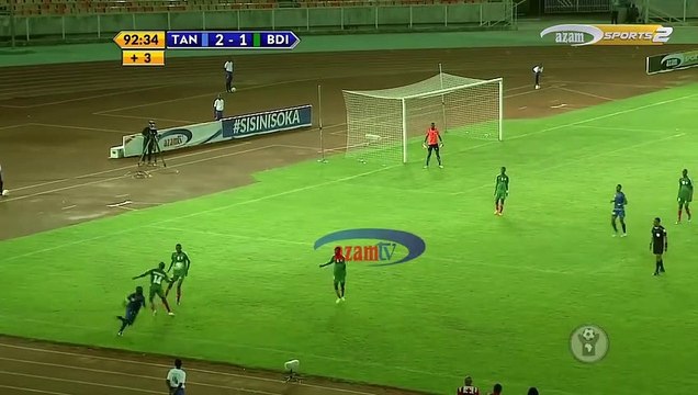 Il tacle son adversaire à la gorge en plein match de foot en tanzanie
