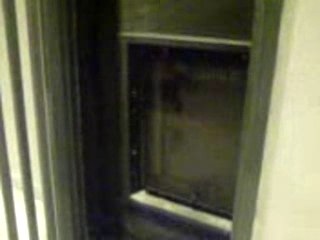 FERMETURE D'UN VCF A LA MAIN DANS UN IGH DE LA DEFENSE (2)