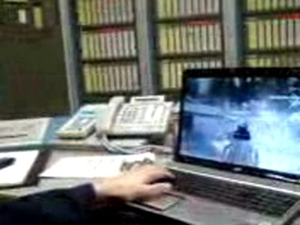 PAUSE DETENTE POUR UN AGENT DE SECURITE INCENDIE