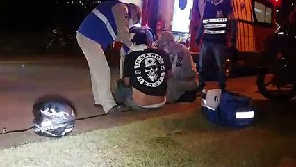 Motociclista fica ferido ao atropelar cachorro