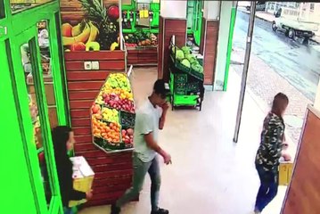 Aynı Taktikle Güpegündüz 6 Marketi Soyan Hırsızlar Kamerada