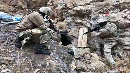 Jandarmadan teröristlerin kış üslenmesine büyük darbe...Sığınak böyle imha edildi