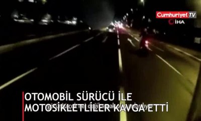 Motorcularla otomobil sürücüsünün kavgası kamerada