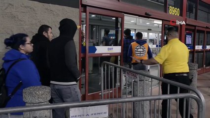 - ABD’de “Süper Cuma” Çılgınlığı Başladı- Uzun Kuyruklar Oluştu