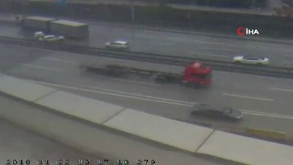 5 Otomobil ve 1 Tırın Karıştığı Zincirleme Trafik Kazası Kamerada