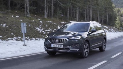 SEAT Tarraco in Dark Camouflage Driving Video
