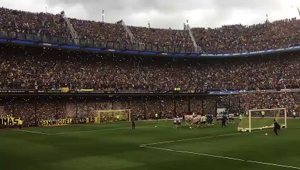 Les joueurs qui vont saluer le public à l'entraînement avant la finale retour de la Copa Libertadores (2)