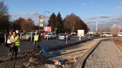 La Louvière : Des gilets jaunes manifestent près du Cora