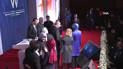Cumhurbaşkanı Erdoğan, Zirve Sonrası Çocukları Sevdi