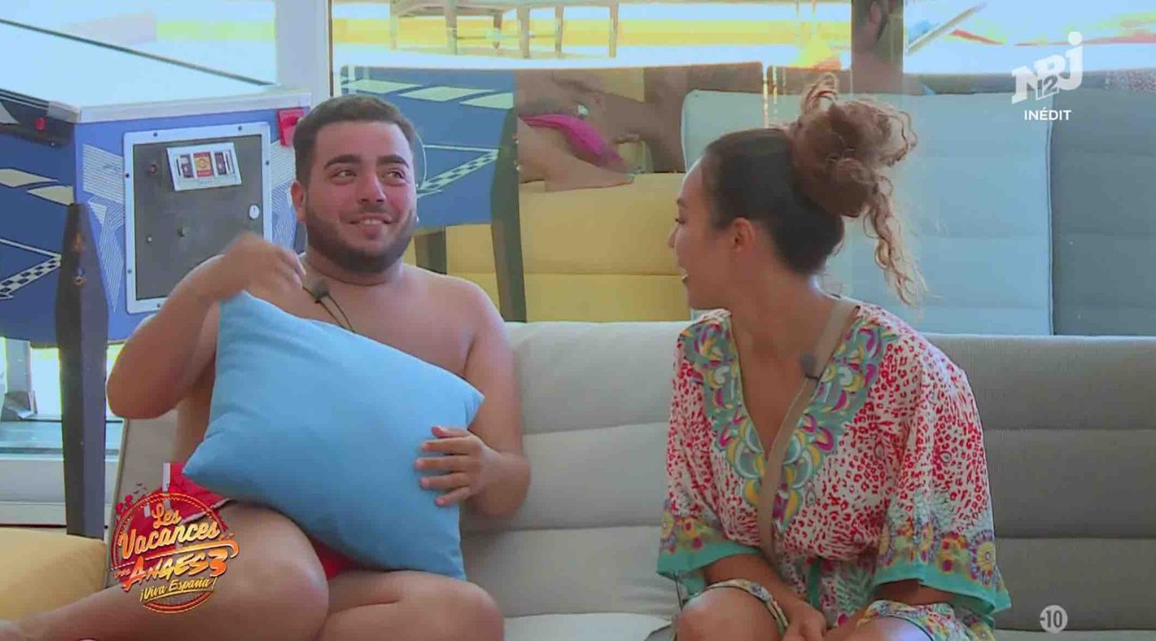 LVDA3 : Jaja ne connaît pas le "kayak" - ZAPPING PEOPLE DU 23/11/2018