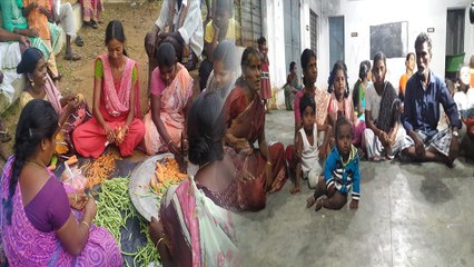 கஜா நிவாரண முகாம்களில் அரசு வழங்கிய அரிசியில் புழுக்கள்- வீடியோ