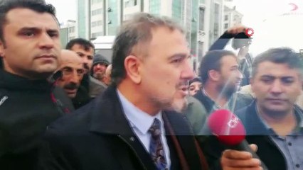 Esenyurt’ta saldırı girişiminde bulunan işportacının üzerinden bıçak ve kurusıkı tabanca çıktı
