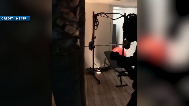 Quand Mario Balotelli boxe contre un palmier