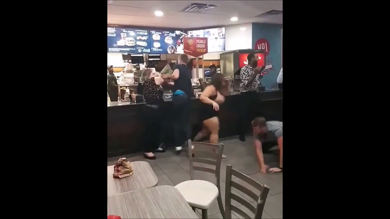 Il n'aurait pas du lui piquer une frite