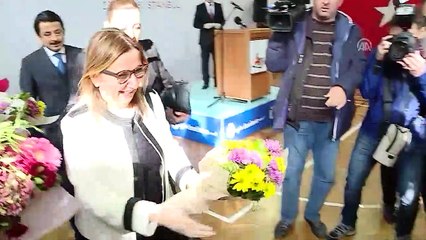 Ticaret Bakanı Pekcan, Üsküdar Lisesi'ni ziyaret etti - İSTANBUL