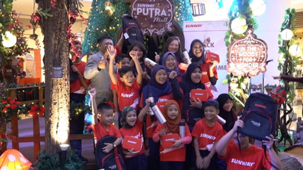 Sunway distributes school supplies to stateless children