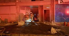 İstanbul'daki Kozmetik Fabrikasında Korkutan Yangın! Etrafa Ağır Bir Koku Yayıldı