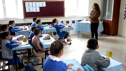 Sınırın Fedakar Öğretmeni Öğrencilerine Umut Oldu