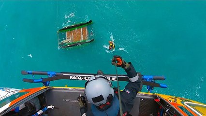 Un turista es rescatado del océano en el Día de Acción de Gracias