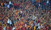 Galatasaray Tribünleri, Yıldırım Demirören'i İstifaya Davet Etti