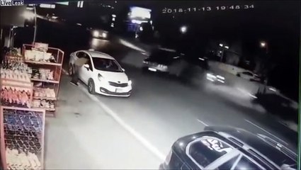 Marche arrière sur l'autoroute pour éviter la police... mauvaise idée !