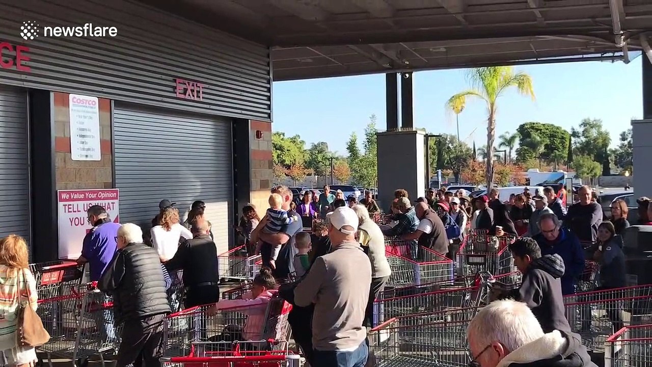 Hundreds queue for Costco's Black Friday sales in Venice, Los Angeles