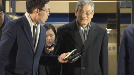 '사법농단' 고영한 前 대법관, 14시간 조사 뒤 귀가 / YTN