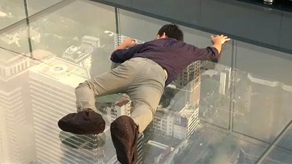 نگاه به بانکوک از روی سقف شیشه‌ای ۳۱۰ متری