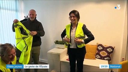 "Gilets jaunes" : face à la contestation, l'Élysée fait un geste
