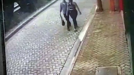 Yolda Yürüyen Çiftin 'Şansa Yaşıyoruz' Dedirten Kurtuluşu