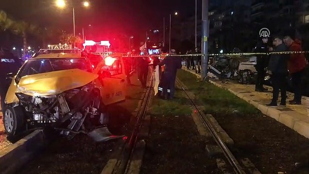 İzmir'de trafik kazası: 4 yaralı