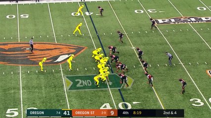 Oregon RB Travis Dye Runs All Over Oregon State in the Civil War