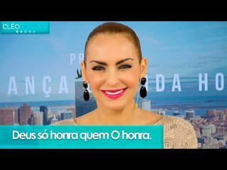 Скачать видео: Deus só honra quem O honra - Bispa Cléo