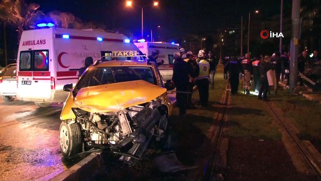 İzmir’de trafik kazası: 1’i ağır 4 yaralı