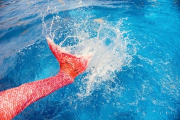 Le calendrier hilarant des hommes-sirènes