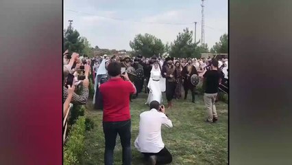 Eski Bakanın oğlu 'Kayı düğünü' ile evlendi!