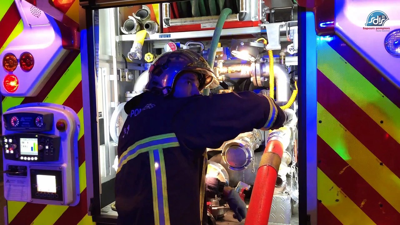 L'incendie à Auzeville filmé par le Sdis 31