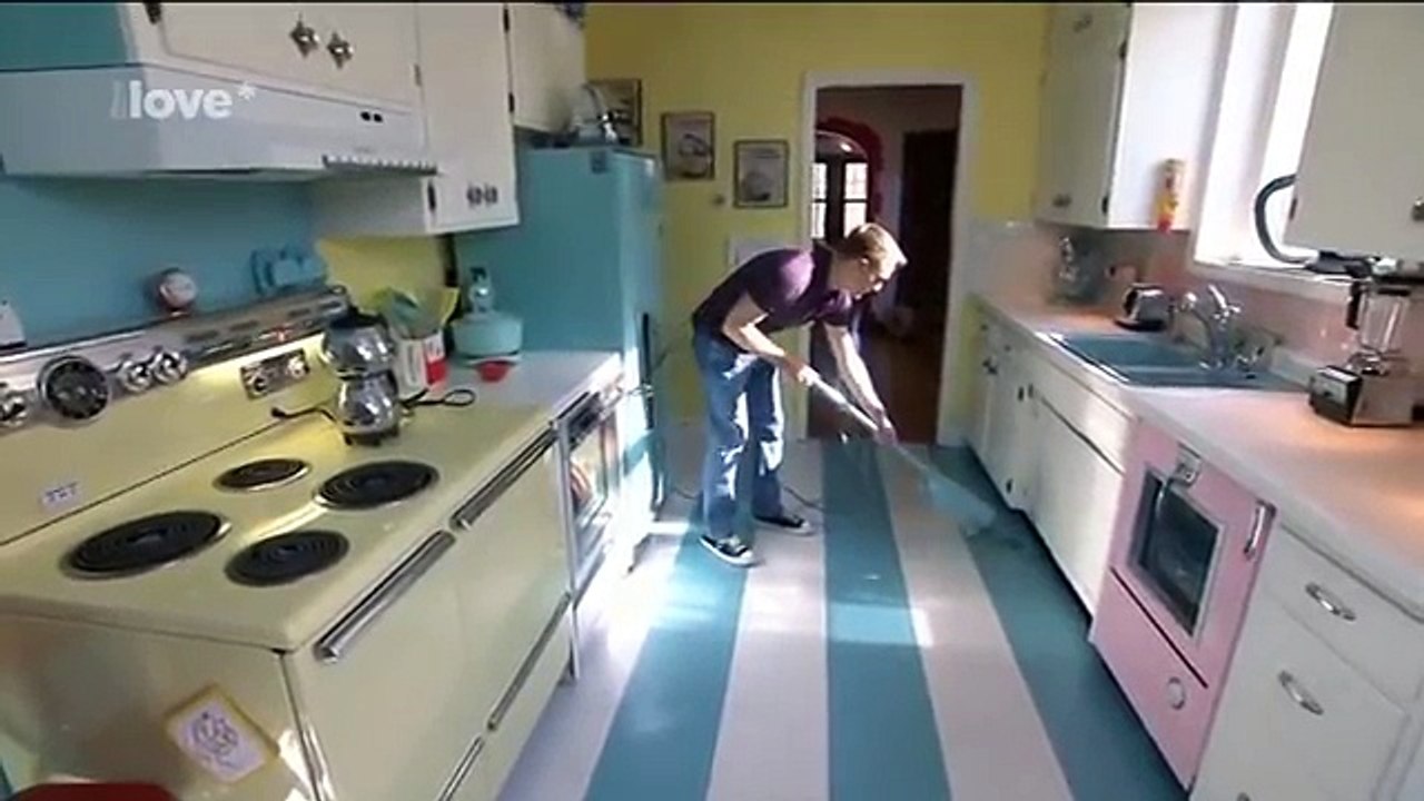 Nejšílenější závislosti Posedlost elektrospotřebiči a závislost na panenkách -dokument (www.Dokumenty.TV)