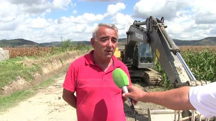 Pastrimi i kanaleve kulluese në Fier, fermerët shpresojnë mos përmbyten më