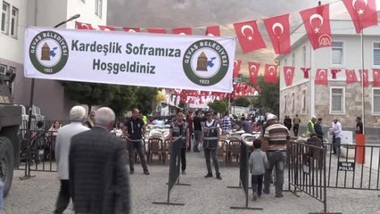 Akdamar Adası'ndaki Ayin Sonrası "Barış ve Kardeşlik Sofrası" Kuruldu