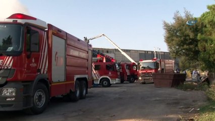 Tuzla’da bir market zincirinin deposunda korkutan yangın