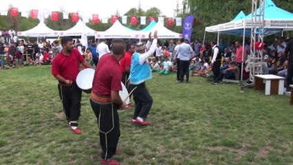 Pehlivanlar, Elbistan’da er meydanına indi