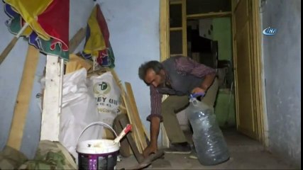 Evsiz Yaşlı Adam Yardım Bekliyor