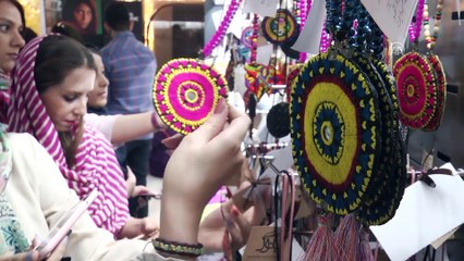 İran'da Beluç kadınlarının el sanatları sergisi - TAHRAN