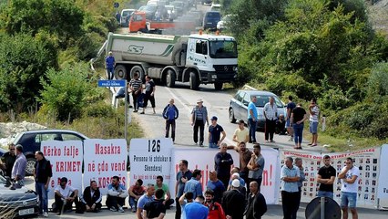 Roadblock by Kosovo war veterans hinders Serbian presidential visit