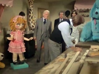 Charlie's Angels S02E22 - Mother Goose Is Running For His Life
