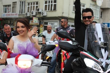 Hollanda'dan Türkiye'ye 8 Günde Motosiklet Üzerinde Gelerek Ordu'da Düğün Yaptılar