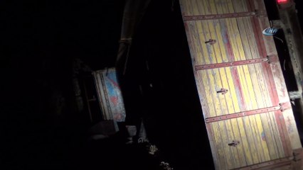 Gaziantep'te fıstık işiçilerini taşıyan kamyon devrildi: 17 yaralı