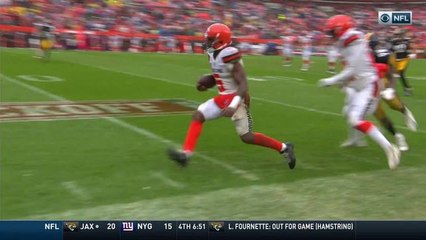 Taylor rushes sideline for 24-yard gain